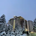 Four Seasons Suite